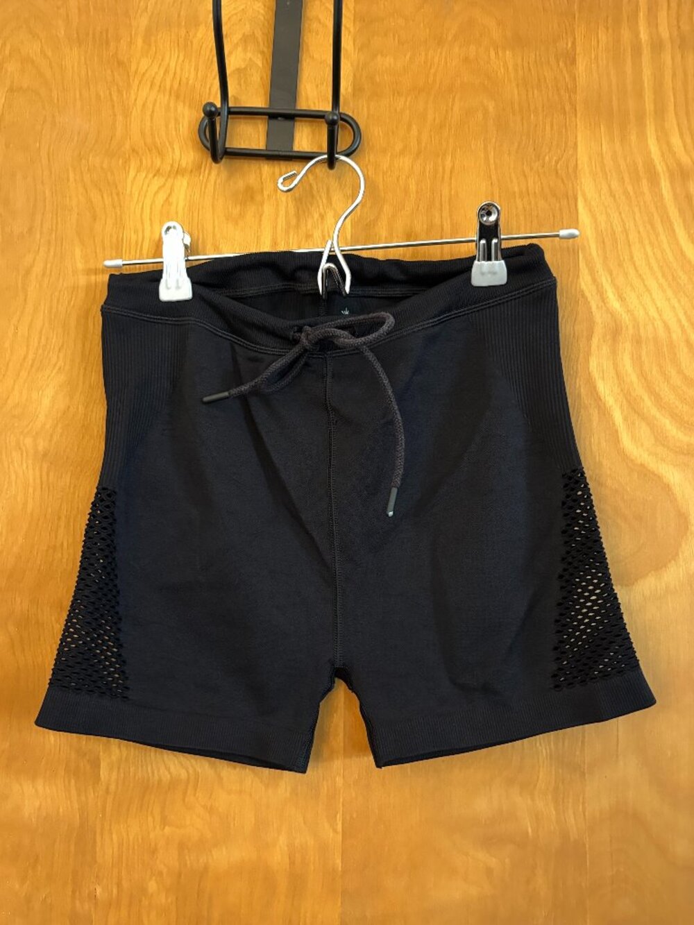 Offline by Aerie Seamless Hi-Rise Shortie 3" Inseam Bike Short Drawstring Mesh